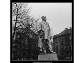 Pomník Jakuba Arbesa (2855-4), Praha 1964 , černobílý obraz, stará fotografie, prodej