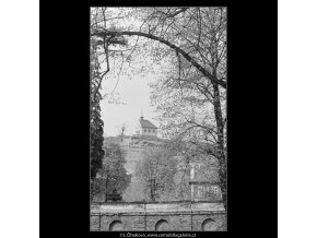 Domek na návrší (2906), Praha 1964 květen, černobílý obraz, stará fotografie, prodej