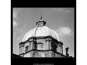 Kostel sv.Františka Serafinského (2969), Praha 1964 květen, černobílý obraz, stará fotografie, prodej