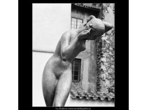 Plastika (2975-1), Praha 1964 červen, černobílý obraz, stará fotografie, prodej