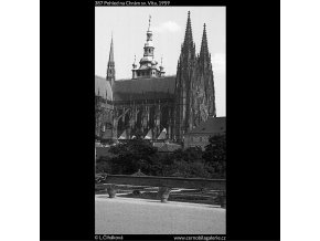 Pohled na Chrám sv. Víta (387), Praha 1959 , černobílý obraz, stará fotografie, prodej