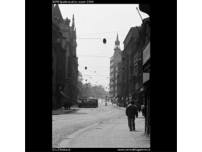 Spálená ulice (3098), Praha 1964 srpen, černobílý obraz, stará fotografie, prodej