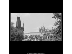 Pohled na Hradčany (3126), Praha 1964 srpen, černobílý obraz, stará fotografie, prodej