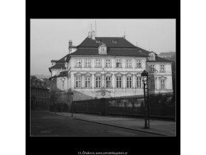 Býv.Fürstenberský palác (3159-2), Praha 1964 srpen, černobílý obraz, stará fotografie, prodej