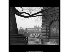 Pohled z lávky (477), Praha 1959 , černobílý obraz, stará fotografie, prodej