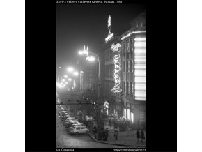 Večerní Václavské náměstí (3349-2), Praha 1964 listopad, černobílý obraz, stará fotografie, prodej