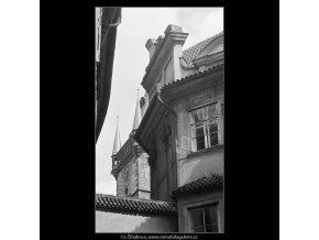Věž Staroměstské radnice (3625), Praha 1965 duben, černobílý obraz, stará fotografie, prodej