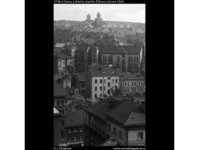 Domy a střechy starého Žižkova (3758-2), Praha 1965 červen, černobílý obraz, stará fotografie, prodej