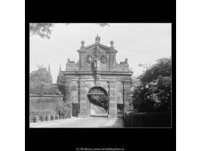 Leopoldova brána (3761-1), Praha 1965 červen, černobílý obraz, stará fotografie, prodej