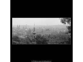 Pohled na Prahu (3820), Praha 1965 červenec, černobílý obraz, stará fotografie, prodej