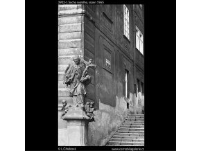 Socha svatého (3902-1), Praha 1965 srpen, černobílý obraz, stará fotografie, prodej