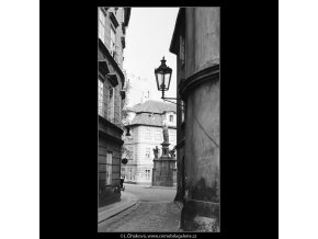 Pohled na Maltézské náměstí (3911-1), Praha 1965 srpen, černobílý obraz, stará fotografie, prodej