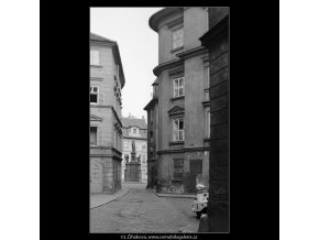 Pohled na Maltézské náměstí (3911-2), Praha 1965 srpen, černobílý obraz, stará fotografie, prodej