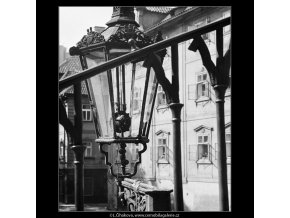 Lampa (3958), Praha 1965 září, černobílý obraz, stará fotografie, prodej