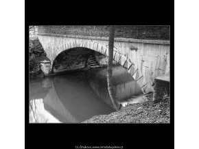 Oblouk mostku (4284-16), Praha 1966 únor, černobílý obraz, stará fotografie, prodej