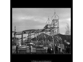 Dráha na Matějské pouti (4309-2), žánry - Praha 1966 únor, černobílý obraz, stará fotografie, prodej