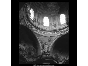 Chrám sv.Mikuláše (4472-2), Praha 1966 duben, černobílý obraz, stará fotografie, prodej
