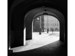 Pražská podloubí (4645-1), Praha 1966 červenec, černobílý obraz, stará fotografie, prodej