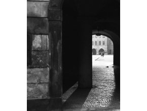Pražská podloubí (4645-2), Praha 1966 červenec, černobílý obraz, stará fotografie, prodej