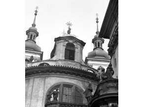 Vlašská kaple a kostel sv.Salvátora (4647-1), Praha 1966 červenec, černobílý obraz, stará fotografie, prodej