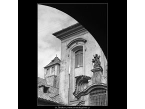 Věžička kostela sv.Michala (4773), Praha 1966 srpen, černobílý obraz, stará fotografie, prodej