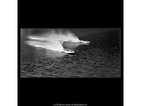Motorové čluny (4883), žánry - Praha 1966 říjen, černobílý obraz, stará fotografie, prodej