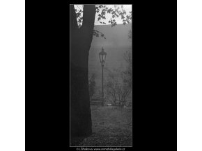 Lampa (5007-2), Praha 1966 prosinec, černobílý obraz, stará fotografie, prodej