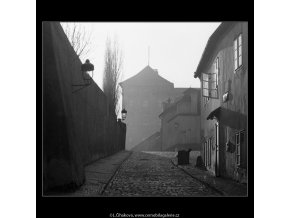 Pohled do Černínské ulice (5037), Praha 1966 prosinec, černobílý obraz, stará fotografie, prodej