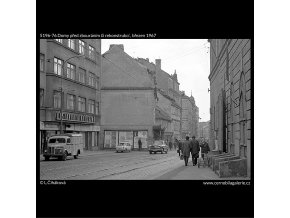 Domy před zbouráním či rekonstrukcí (5196-76), Praha 1967 březen, černobílý obraz, stará fotografie, prodej