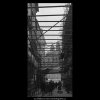 Železná ulice v lešení (5208), Praha 1967 březen, černobílý obraz, stará fotografie, prodej