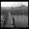 Karlův most a Pražský hrad (42-3), Praha 1958 , černobílý obraz, stará fotografie, prodej