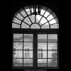 Okenní dveře Pachtova paláce (5630), Praha 1967 září, černobílý obraz, stará fotografie, prodej