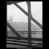 Vyšehrad skrz železniční most (535-1), Praha 1960 březen, černobílý obraz, stará fotografie, prodej