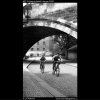 Kluci na kolech (637-4), Praha 1960 červen, černobílý obraz, stará fotografie, prodej