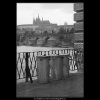 Popelnice vs. Pražský hrad (1134), žánry - Praha 1961 květen, černobílý obraz, stará fotografie, prodej