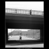 Průhled pod Čechovým mostem (1331), Praha 1961 léto, černobílý obraz, stará fotografie, prodej