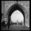 Průhled mosteckou věží (1564), Praha 1962 duben, černobílý obraz, stará fotografie, prodej