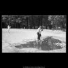 Děti a louže (1803), žánry - Praha 1962 září, černobílý obraz, stará fotografie, prodej