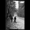 Kluci táhnoucí sáňky (2009), žánry - Praha 1963 leden, černobílý obraz, stará fotografie, prodej