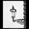 Sešlá rozbitá lampa (2752-2), žánry - Praha 1964 březen, černobílý obraz, stará fotografie, prodej