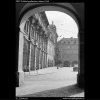 Průhled podloubím (2829), Praha 1964 duben, černobílý obraz, stará fotografie, prodej