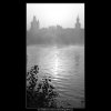 Vltava v časném ránu (1314-1), Praha 1961 září, černobílý obraz, stará fotografie, prodej