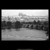 Pohled na Karlův most a Hradčany (1315-6), Praha 1961 léto, černobílý obraz, stará fotografie, prodej