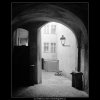 Dvůr domu U Francouzské koruny (4034-2), Praha 1965 září, černobílý obraz, stará fotografie, prodej