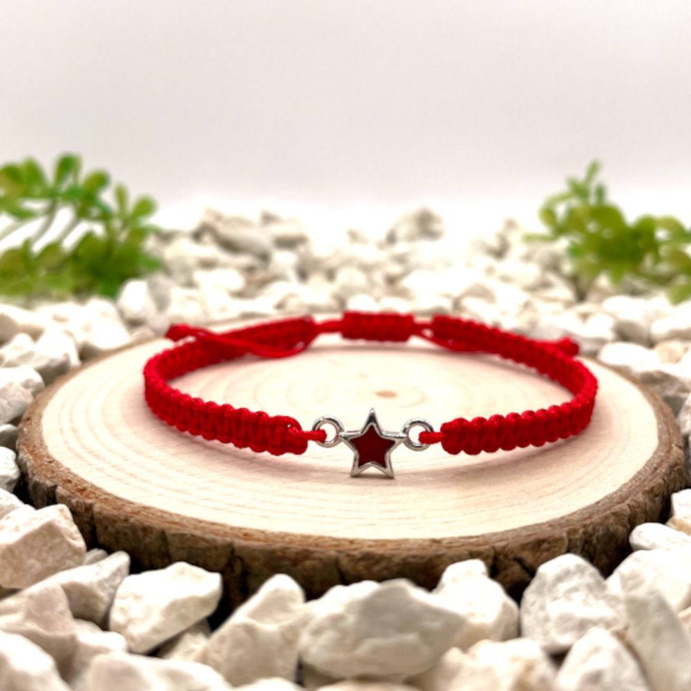 Macramé náramky v módě – Jak je stylově nosit?