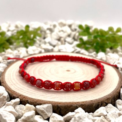 Pletený macramé náramek achát červený