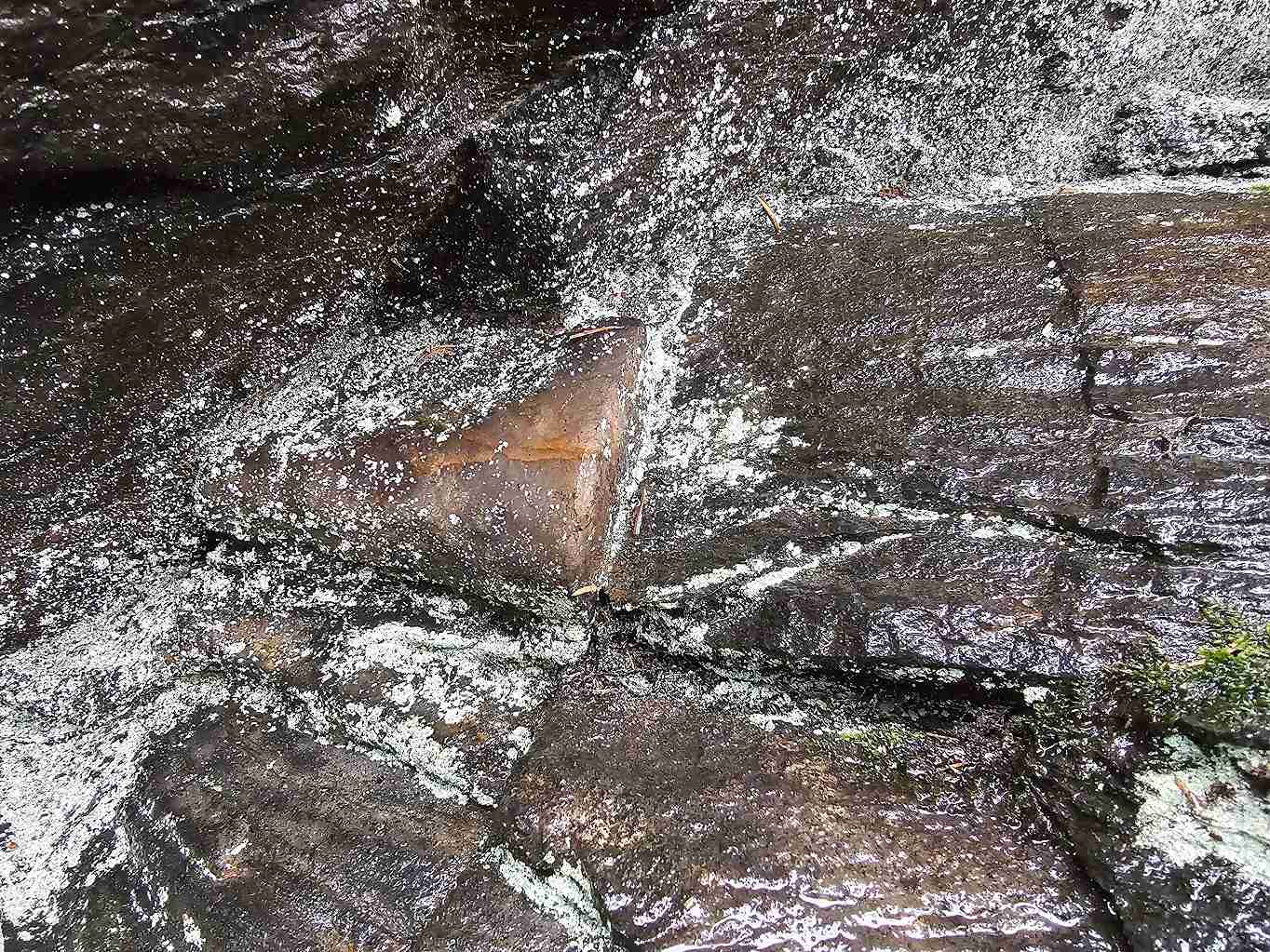 detail-posunu-na-vrchni-necylindricke-vrase-vlevo