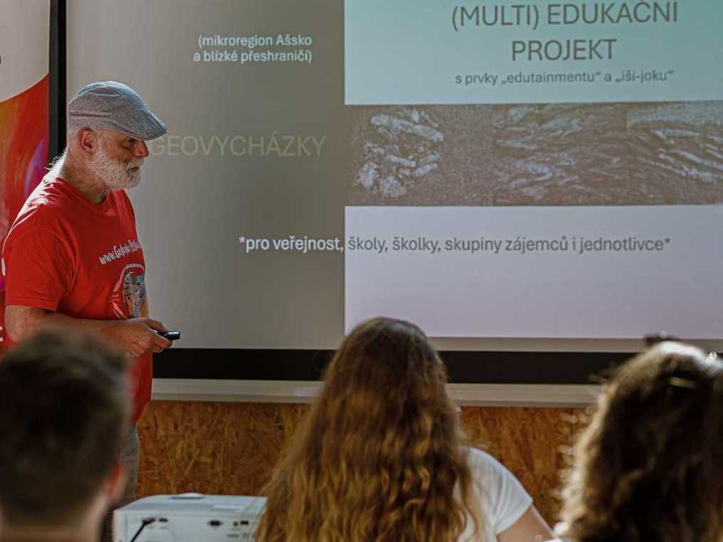 prezentace-ovace-by4K-vymenik-24.6.2025-GeoVychazky.cz-GeologieAsska.cz-CertovySkalyAs.cz-01-multiedukacni-projekt
