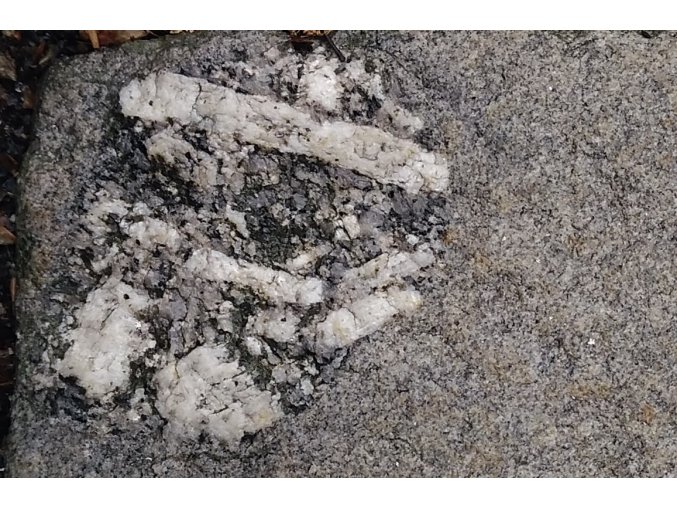 mikromounty-CertovySkalyAs.cz-GeoVychazky.cz-GeologieAsska.cz