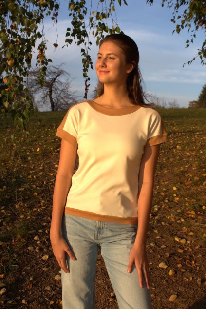 biobavlněné triko z nebarvených odstínů biobavlny